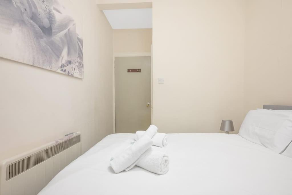Two Bedroom Apartment-Central Edinburgh-Old Town-Licensed 外观 照片