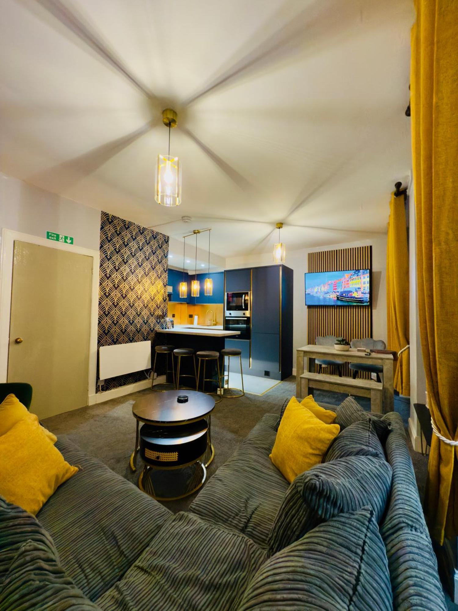 Two Bedroom Apartment-Central Edinburgh-Old Town-Licensed 外观 照片